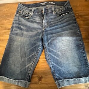 Jean Shorts - Levi